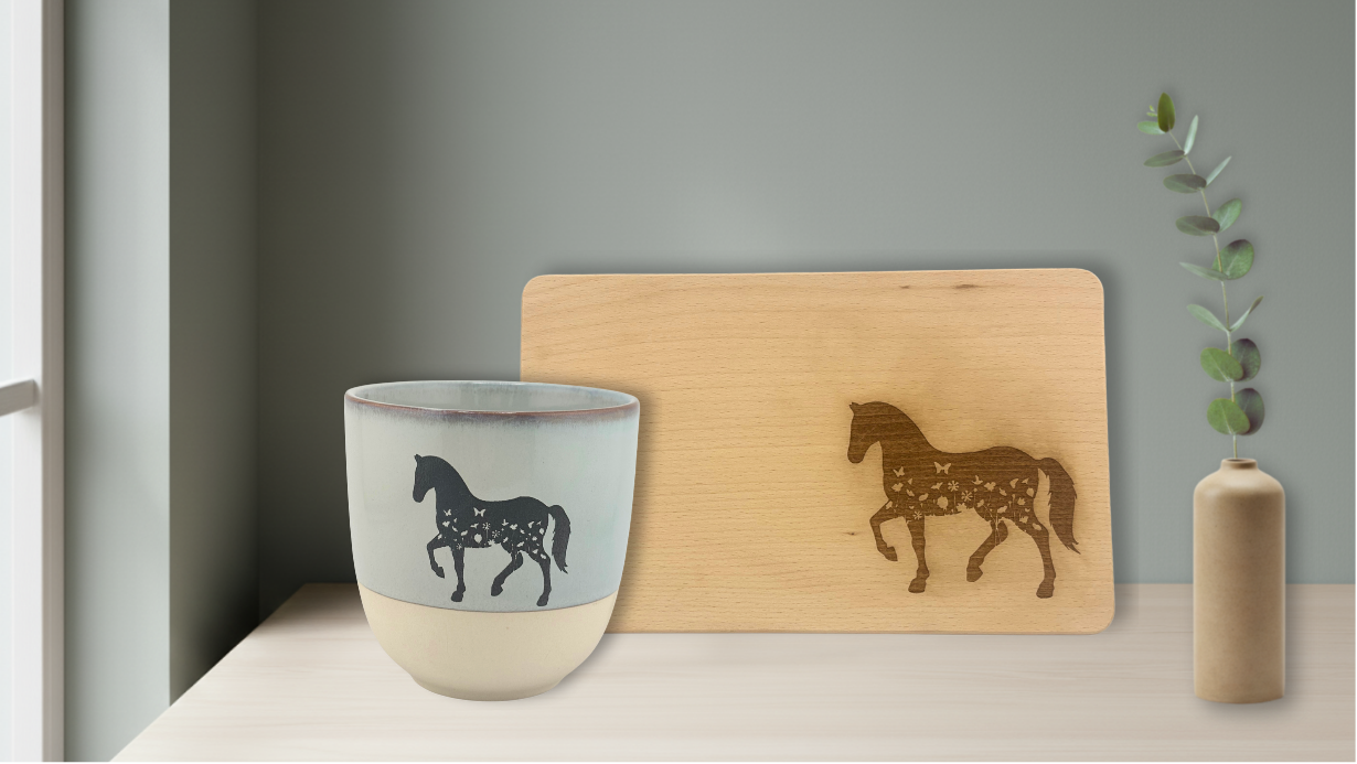 Tasse & Frühstücksbrettchen mit Pferdemotiv 🐴