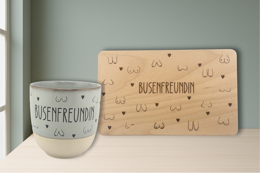 Tasse & Frühstücksbrettchen „Busenfreundin“  | Lustiges Geschenk für beste Freundin