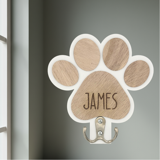 Personalisierte Hundegarderobe aus Holz – für Leine, Halsband & Co