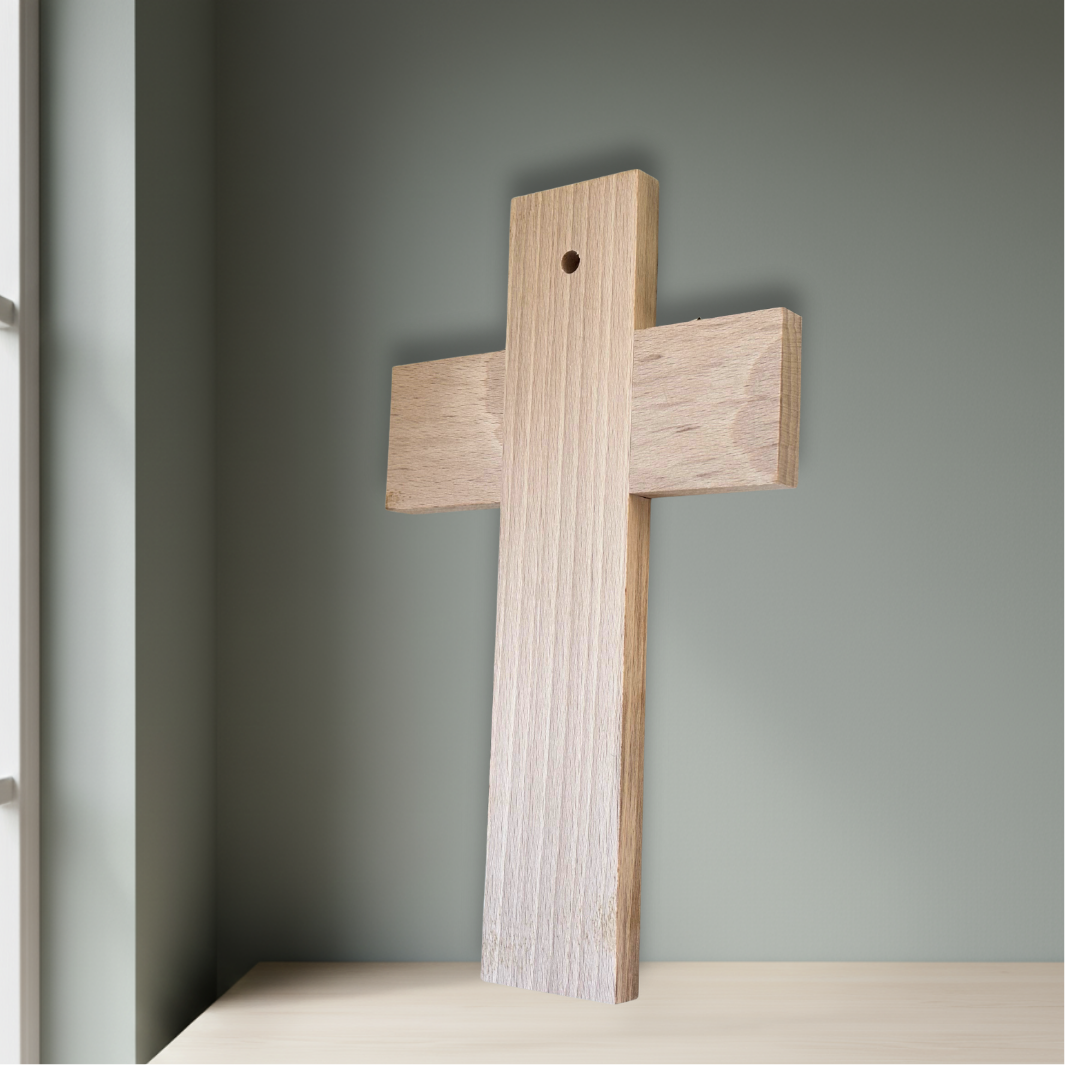 Personalisiertes Kreuz aus Buchenholz – Geschenk zur Taufe, Kommunion & Konfirmation